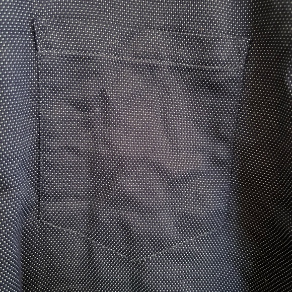 Van Heusen Never Tuck Classic Fit Button-Down Shirt XL Navy Blue NWT - Picture 2 of 5